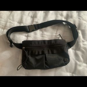 Lululemon belt/cross-body bag